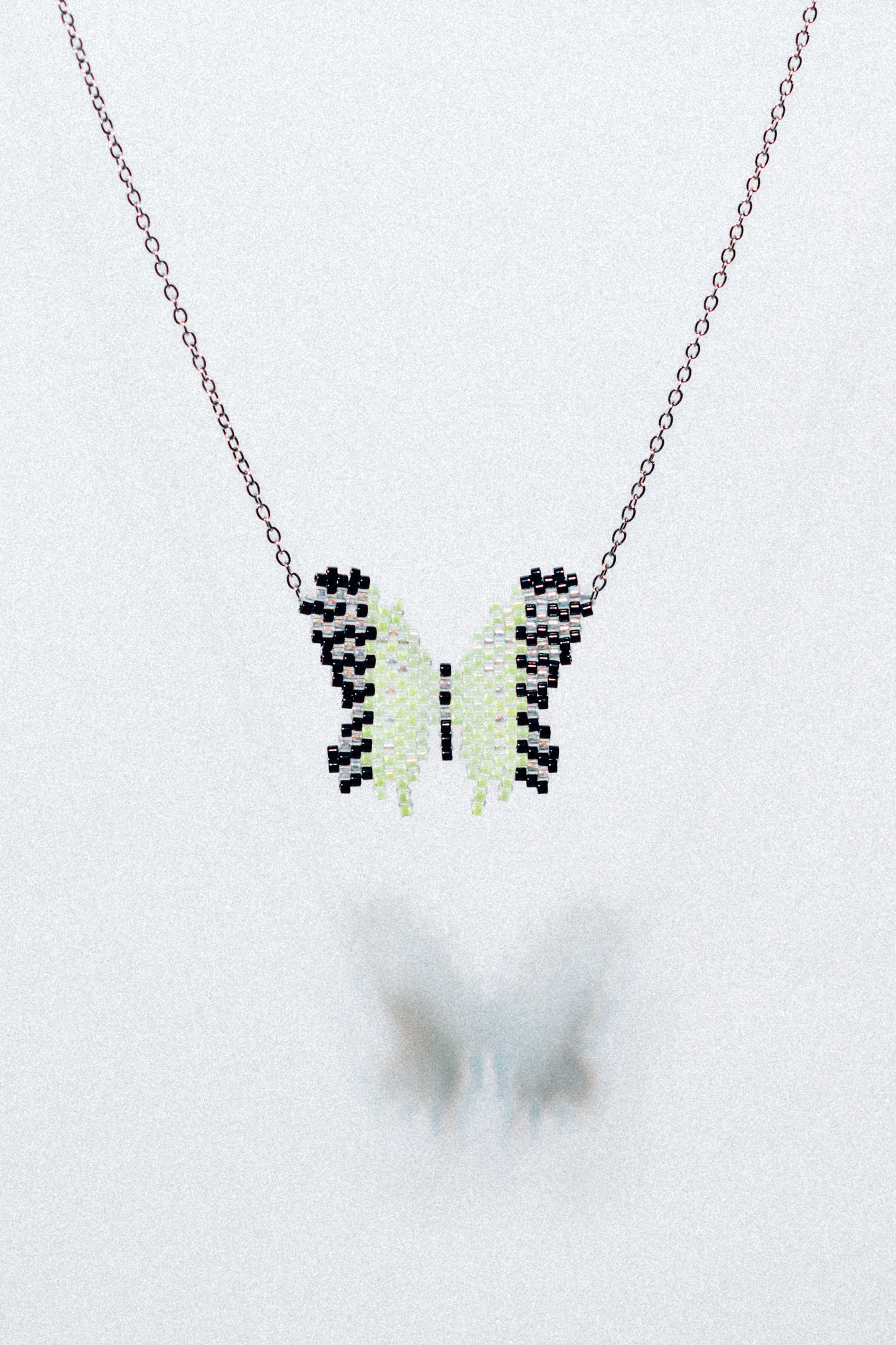 La vitesse/ Lemon glitch wings necklace #4